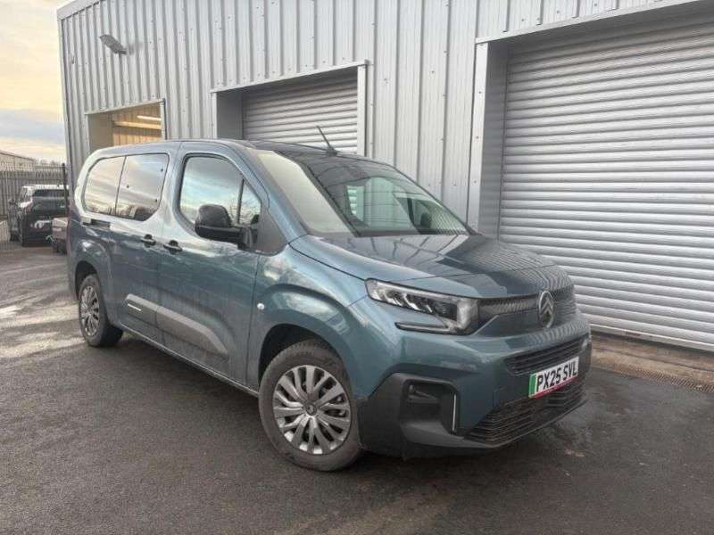 A 2025 CITROEN E-BERLINGO 52kWh PLUS XL MPV 5dr Electric Auto (7.4kW Charger) (136 ps) 1 OWNER~APPLE A 2025 CITROEN E-BERLINGO 52kWh PLUS XL MPV 5dr Electric Auto (7.4kW Charger) (136 ps) 1 OWNER~APPLE