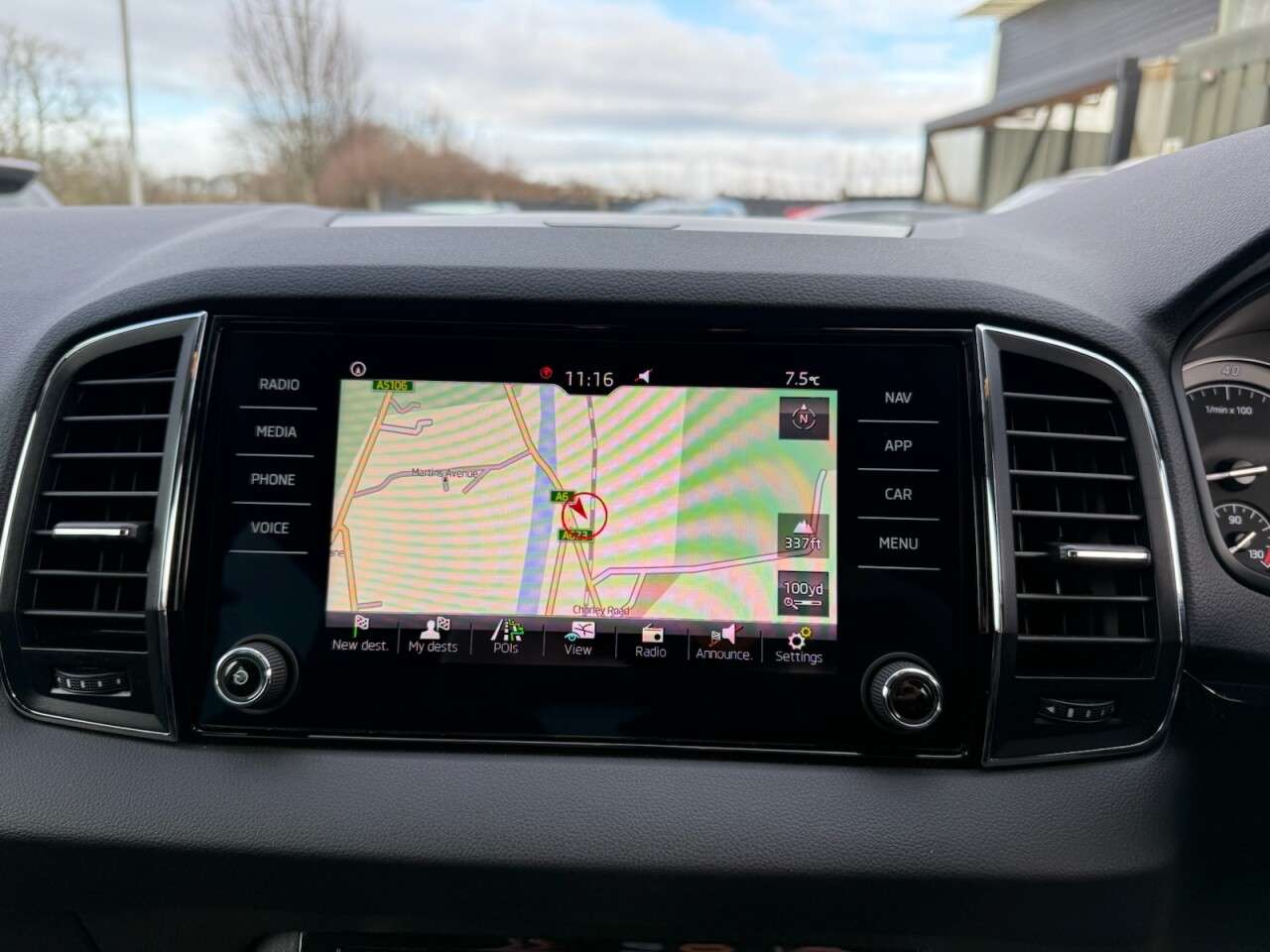 A 2020 SKODA KAROQ 1.0 TSI GPF SE L SUV 5dr Petrol Manual Euro 6 (s/s) (115 ps) A 2020 SKODA KAROQ 1.0 TSI GPF SE L SUV 5dr Petrol Manual Euro 6 (s/s) (115 ps)