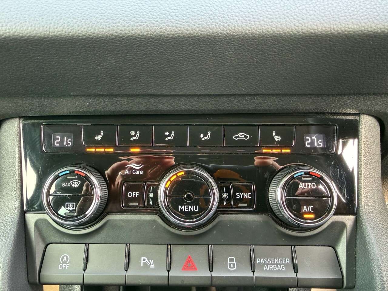 2020 SKODA KAROQ 2020 SKODA KAROQ