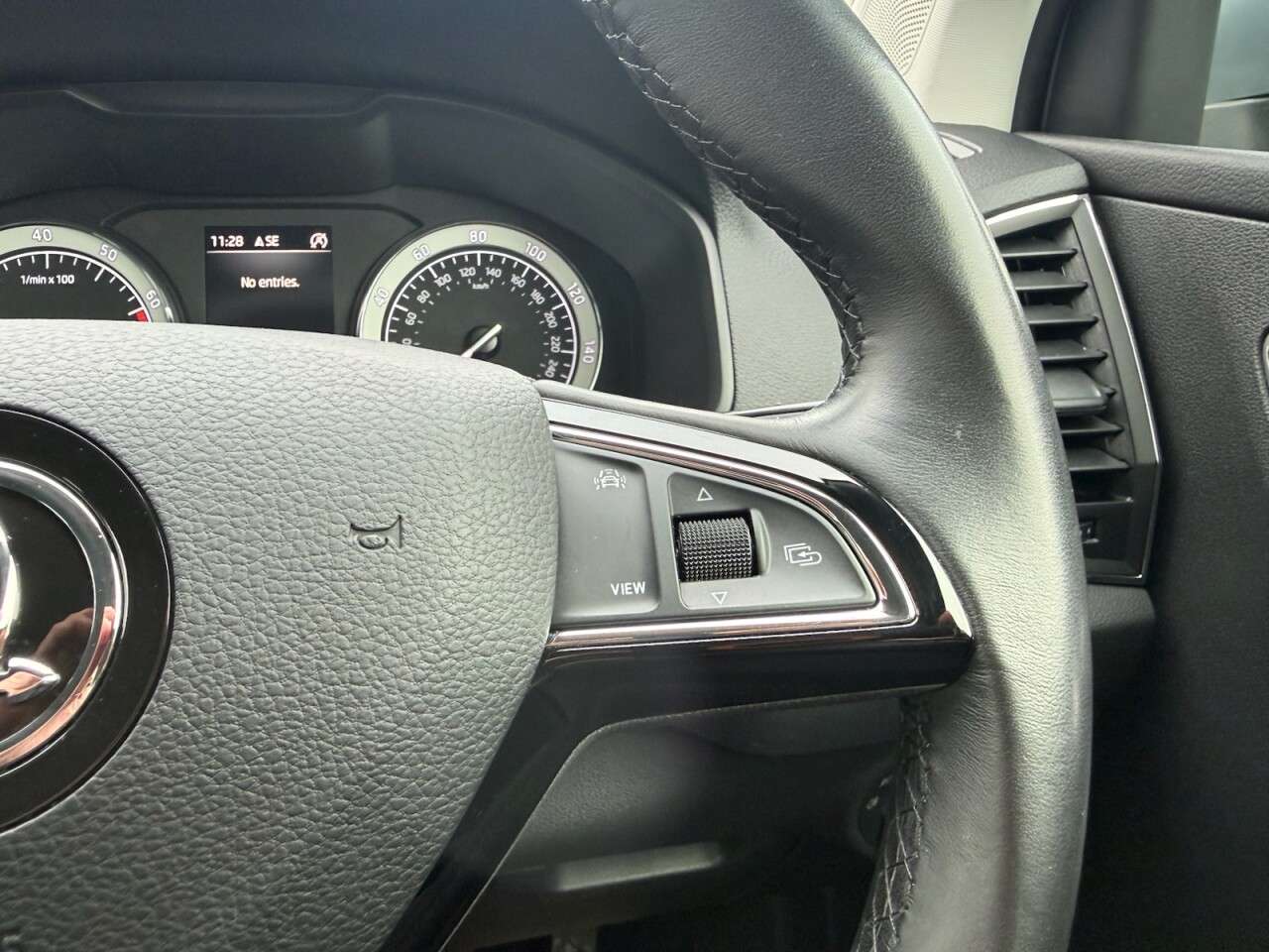 2020 SKODA KAROQ 2020 SKODA KAROQ