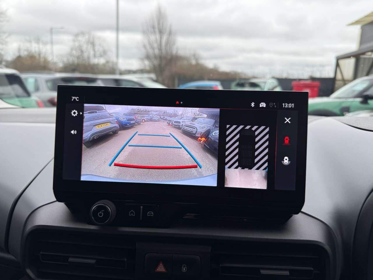 A 2025 VAUXHALL COMBO LIFE ELECTRIC 52kWh Ultimate MPV 5dr Electric Auto (7.4kW Charger) (136 ps) REVERSE CAMER A 2025 VAUXHALL COMBO LIFE ELECTRIC 52kWh Ultimate MPV 5dr Electric Auto (7.4kW Charger) (136 ps) REVERSE CAMER