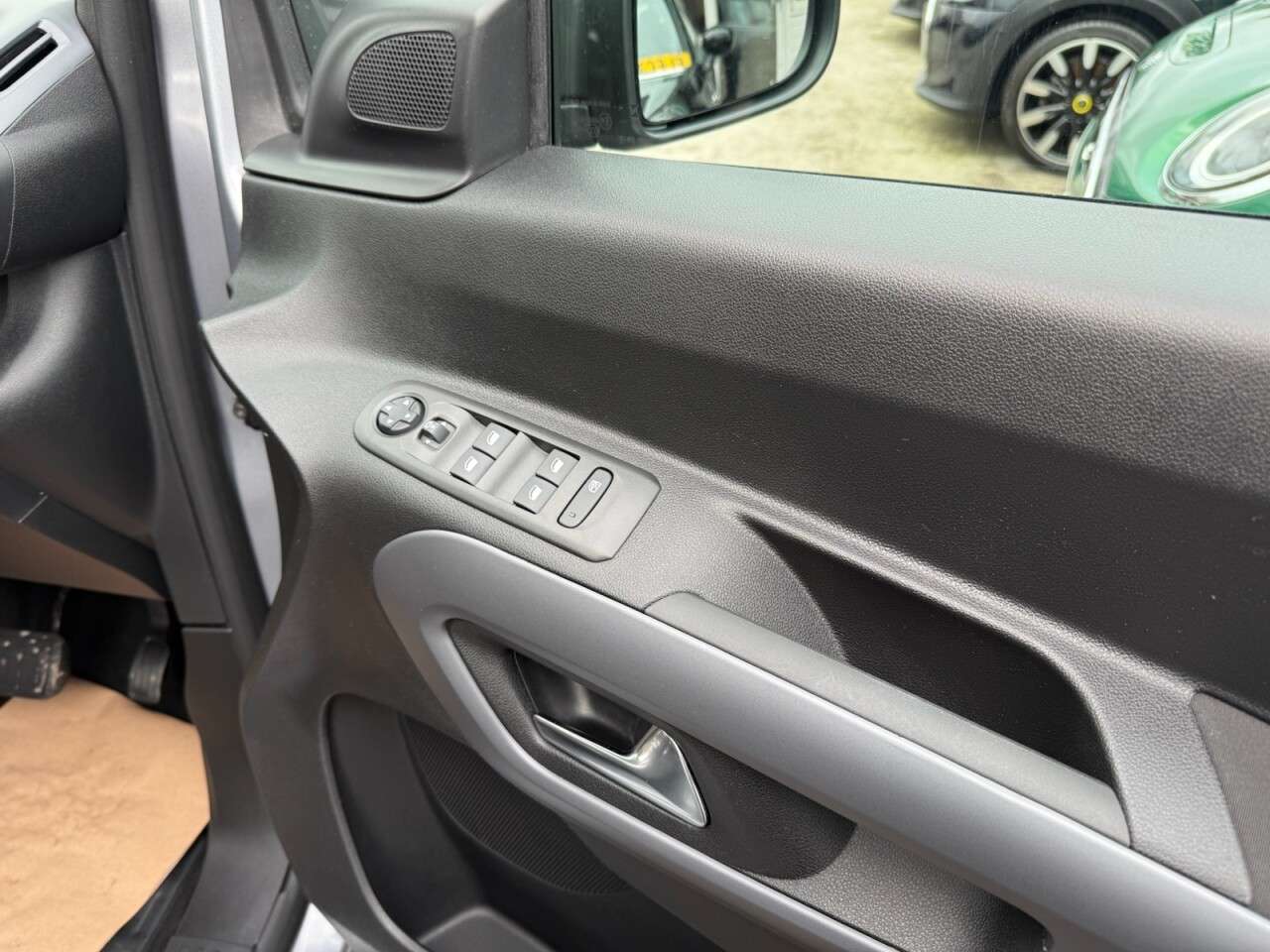 2025 VAUXHALL COMBO LIFE ELECTRIC 2025 VAUXHALL COMBO LIFE ELECTRIC