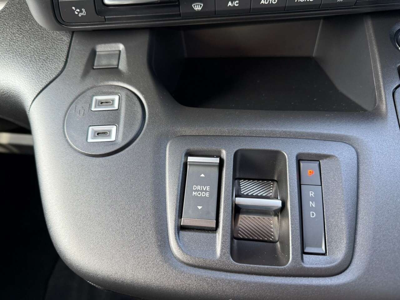 2025 TOYOTA PROACE CITY VERSO 2025 TOYOTA PROACE CITY VERSO