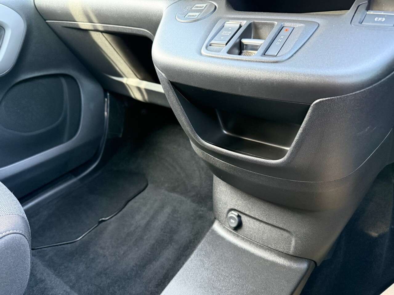 2025 TOYOTA PROACE CITY VERSO 2025 TOYOTA PROACE CITY VERSO