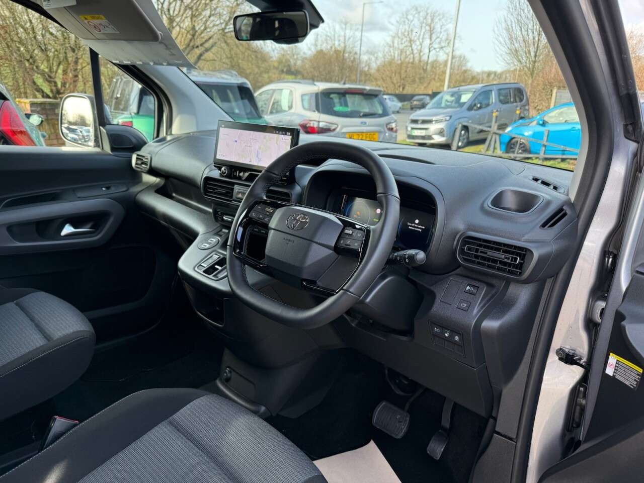 2025 TOYOTA PROACE CITY VERSO 2025 TOYOTA PROACE CITY VERSO