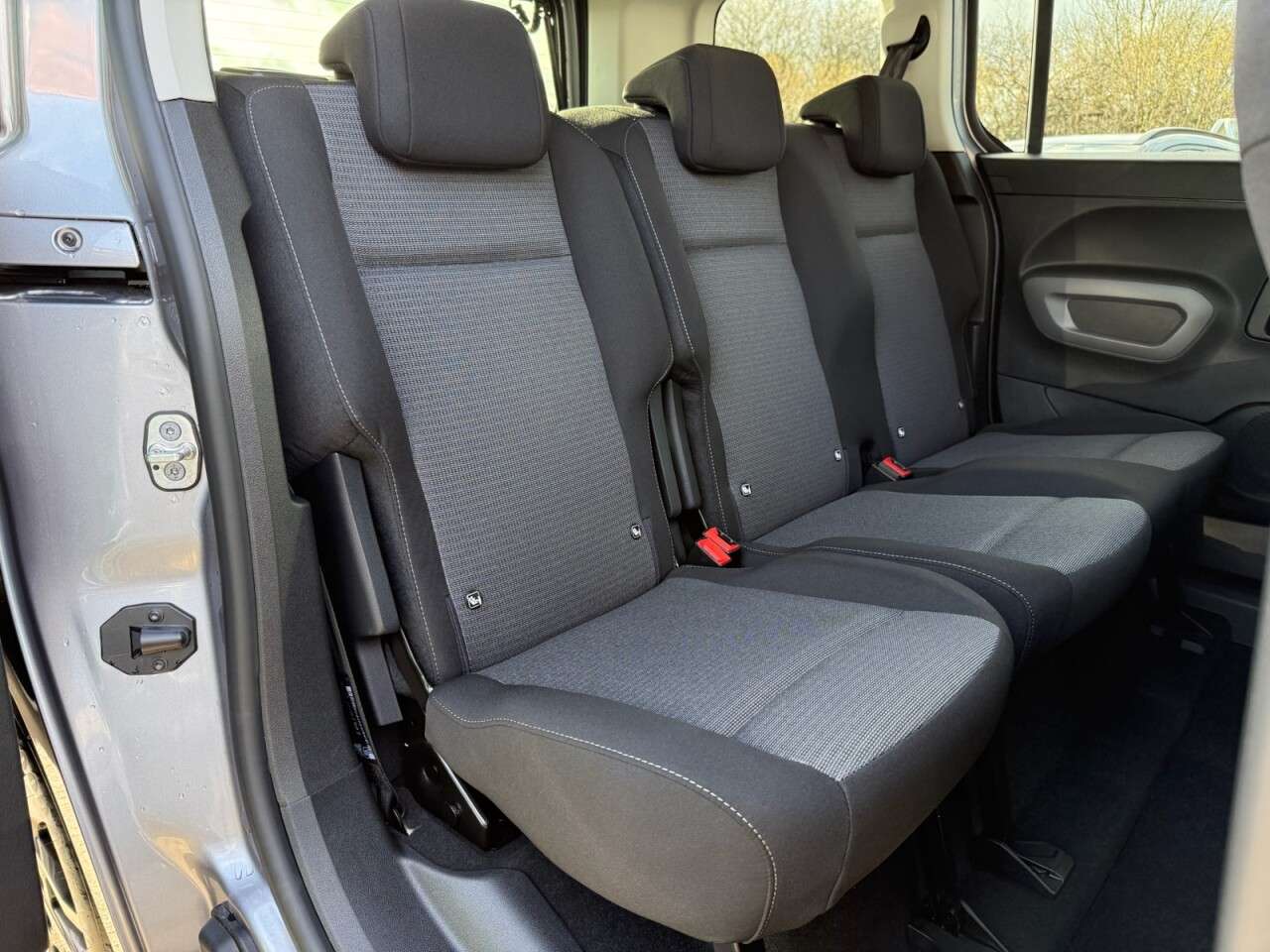 2025 TOYOTA PROACE CITY VERSO 2025 TOYOTA PROACE CITY VERSO