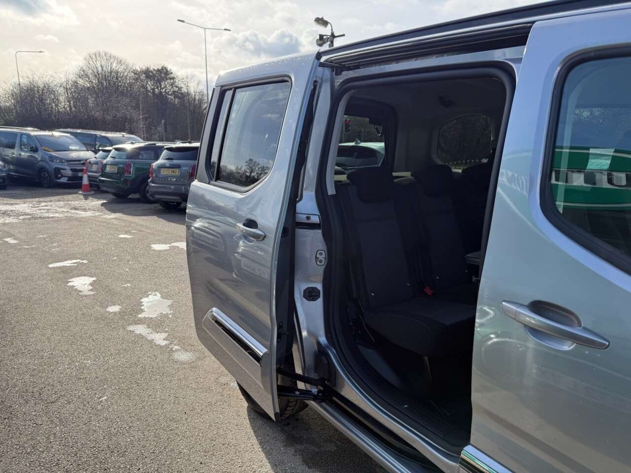 2025 TOYOTA PROACE CITY VERSO 2025 TOYOTA PROACE CITY VERSO