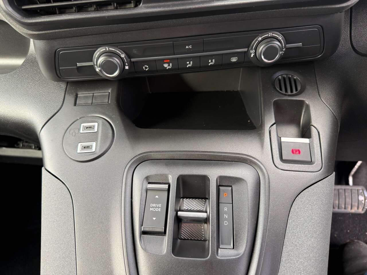 2026 PEUGEOT E-RIFTER 2026 PEUGEOT E-RIFTER