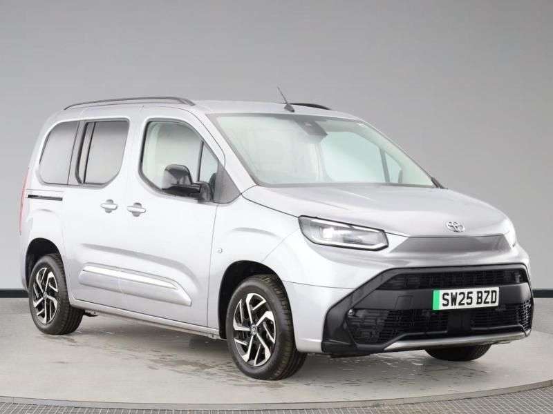 A 2025 TOYOTA PROACE CITY VERSO 50kWh Design Short MPV 5dr Electric Auto (136 ps) A 2025 TOYOTA PROACE CITY VERSO 50kWh Design Short MPV 5dr Electric Auto (136 ps)