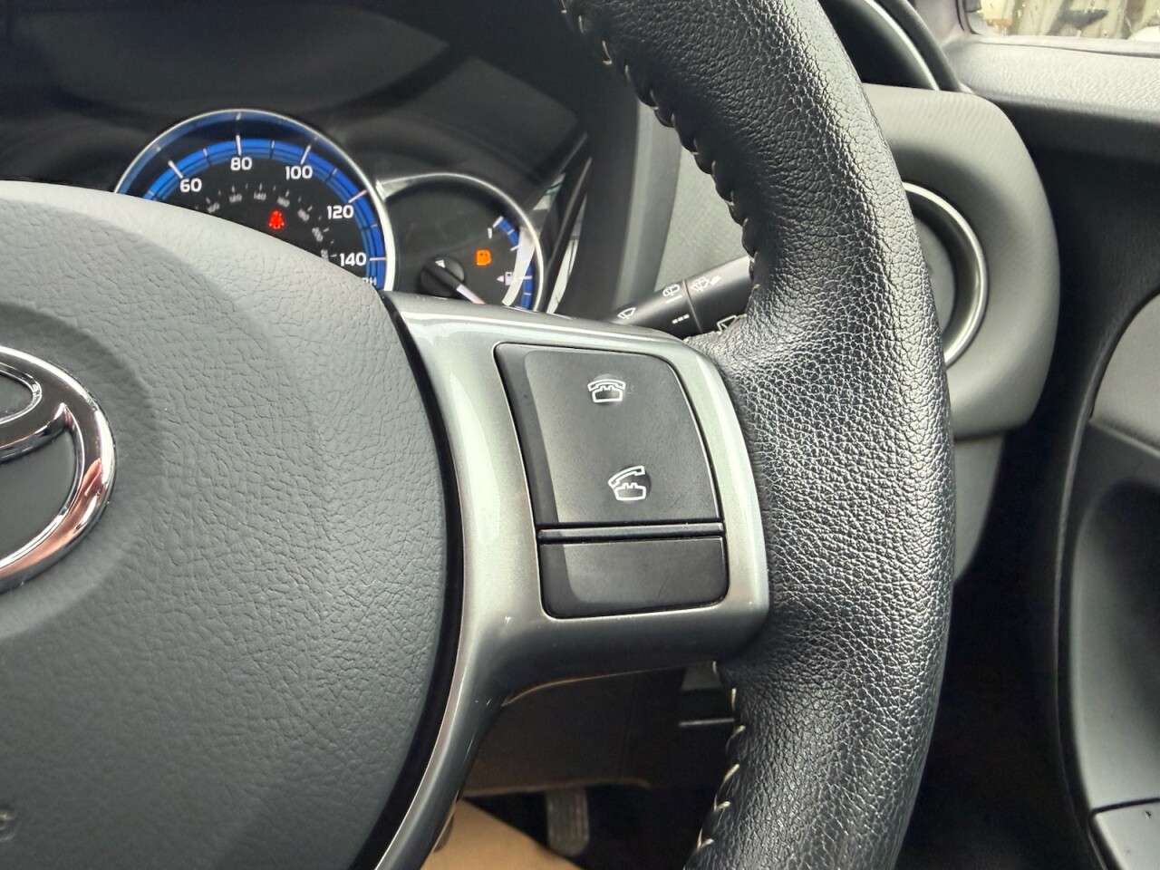 2015 TOYOTA YARIS 2015 TOYOTA YARIS