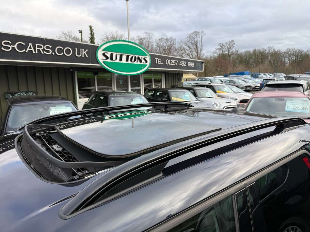 A 2023 MINI COUNTRYMAN 1.5 Cooper Classic SUV 5dr Petrol Steptronic Euro 6 (s/s) (136 ps) SUNROOF~ A 2023 MINI COUNTRYMAN 1.5 Cooper Classic SUV 5dr Petrol Steptronic Euro 6 (s/s) (136 ps) SUNROOF~