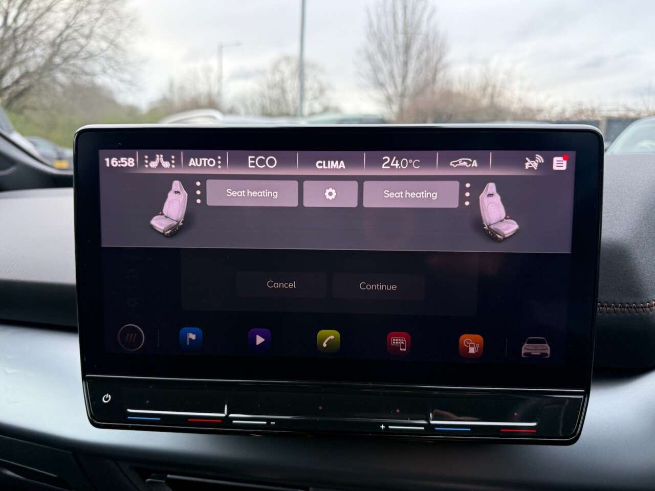 A 2022 CUPRA BORN 58kWh V2 Hatchback 5dr Electric Auto (204 ps) A 2022 CUPRA BORN 58kWh V2 Hatchback 5dr Electric Auto (204 ps)