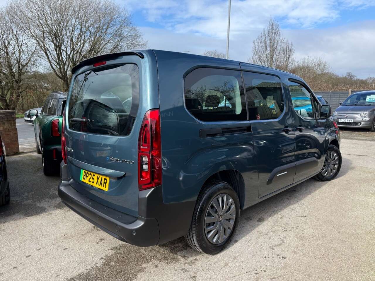 A 2025 CITROEN E-BERLINGO 52kWh PLUS XL MPV 5dr Electric Auto (7.4kW Charger) (136 ps) A 2025 CITROEN E-BERLINGO 52kWh PLUS XL MPV 5dr Electric Auto (7.4kW Charger) (136 ps)