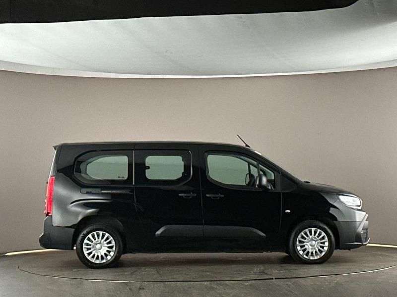 A 2025 TOYOTA PROACE CITY VERSO 50kWh Icon Long MPV 5dr Electric Auto (136 ps) +++ARRIVING INTO STOCK SOON+ A 2025 TOYOTA PROACE CITY VERSO 50kWh Icon Long MPV 5dr Electric Auto (136 ps) +++ARRIVING INTO STOCK SOON+