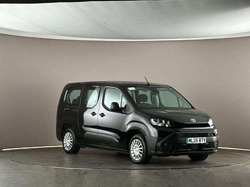 A 2025 TOYOTA PROACE CITY VERSO 50kWh Icon Long MPV 5dr Electric Auto (136 ps) +++ARRIVING INTO STOCK SOON+ A 2025 TOYOTA PROACE CITY VERSO 50kWh Icon Long MPV 5dr Electric Auto (136 ps) +++ARRIVING INTO STOCK SOON+