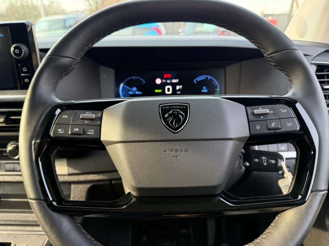 2025 PEUGEOT E- TRAVELLER 2025 PEUGEOT E- TRAVELLER