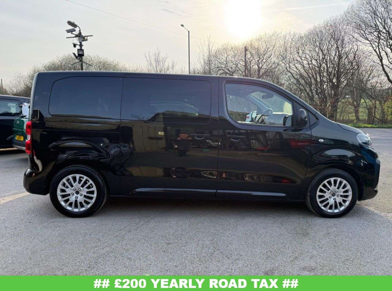 A 2025 PEUGEOT E- TRAVELLER 75kWh Active Standard MPV 5dr Electric Auto MWB (8 Seat, 11kW Charger) (136 A 2025 PEUGEOT E- TRAVELLER 75kWh Active Standard MPV 5dr Electric Auto MWB (8 Seat, 11kW Charger) (136
