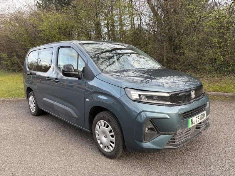 A 2026 VAUXHALL COMBO LIFE ELECTRIC 52kWh Design XL MPV 5dr Electric Auto (7.4kW Charger) (136 ps) +++ARRIVING A 2026 VAUXHALL COMBO LIFE ELECTRIC 52kWh Design XL MPV 5dr Electric Auto (7.4kW Charger) (136 ps) +++ARRIVING