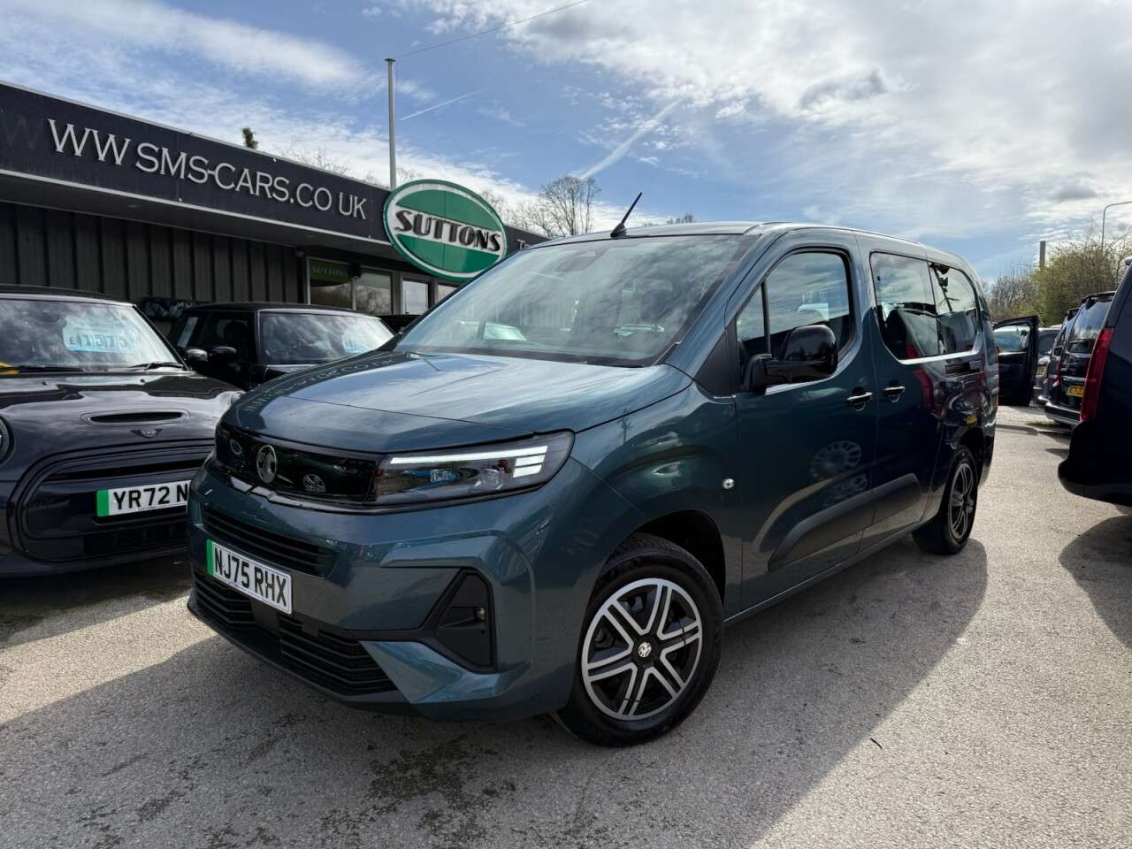 A 2026 VAUXHALL COMBO LIFE ELECTRIC 52kWh Design XL MPV 5dr Electric Auto (7.4kW Charger) (136 ps) JANUARY 2026 A 2026 VAUXHALL COMBO LIFE ELECTRIC 52kWh Design XL MPV 5dr Electric Auto (7.4kW Charger) (136 ps) JANUARY 2026