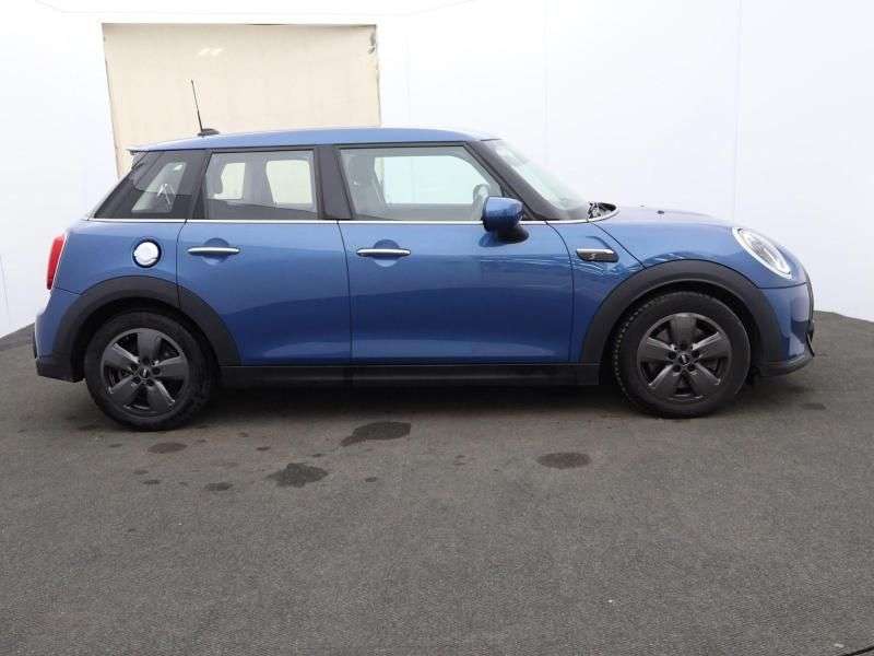 A 2022 MINI HATCH 2.0 Cooper S Classic Hatchback 5dr Petrol Steptronic Euro 6 (s/s) (178 ps) A 2022 MINI HATCH 2.0 Cooper S Classic Hatchback 5dr Petrol Steptronic Euro 6 (s/s) (178 ps)