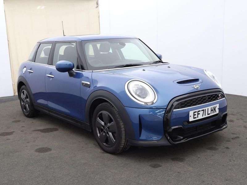 A 2022 MINI HATCH 2.0 Cooper S Classic Hatchback 5dr Petrol Steptronic Euro 6 (s/s) (178 ps) A 2022 MINI HATCH 2.0 Cooper S Classic Hatchback 5dr Petrol Steptronic Euro 6 (s/s) (178 ps)