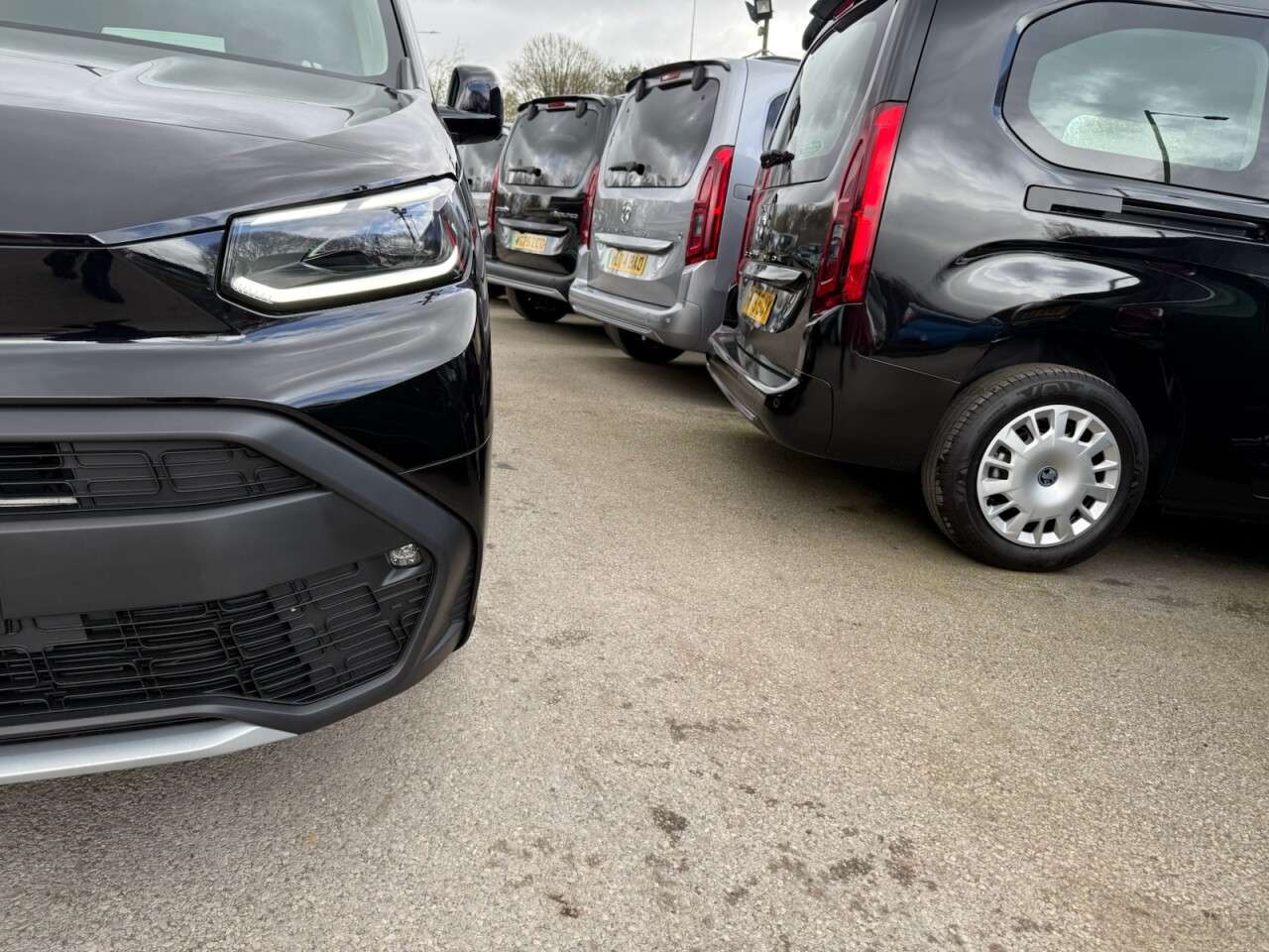 2025 TOYOTA PROACE CITY VERSO 2025 TOYOTA PROACE CITY VERSO