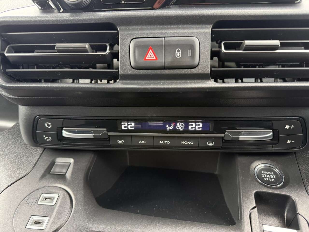 2025 TOYOTA PROACE CITY VERSO 2025 TOYOTA PROACE CITY VERSO