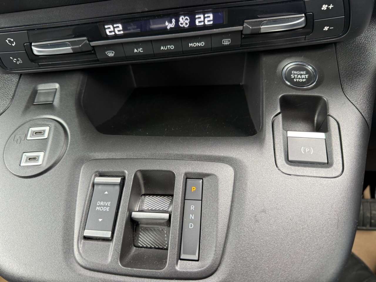 2025 TOYOTA PROACE CITY VERSO 2025 TOYOTA PROACE CITY VERSO