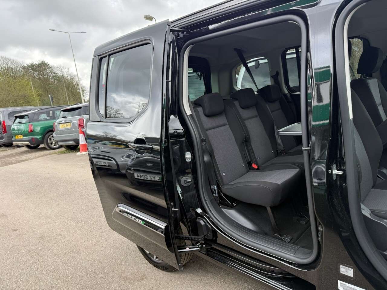 2025 TOYOTA PROACE CITY VERSO 2025 TOYOTA PROACE CITY VERSO