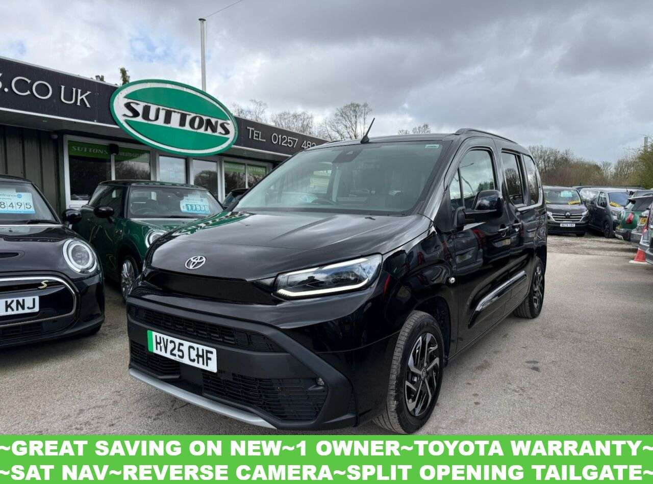 A 2025 TOYOTA PROACE CITY VERSO 50kWh Design Short MPV 5dr Electric Auto (136 ps) 1 OWNER~TOYOTA WARRANTY~C A 2025 TOYOTA PROACE CITY VERSO 50kWh Design Short MPV 5dr Electric Auto (136 ps) 1 OWNER~TOYOTA WARRANTY~C