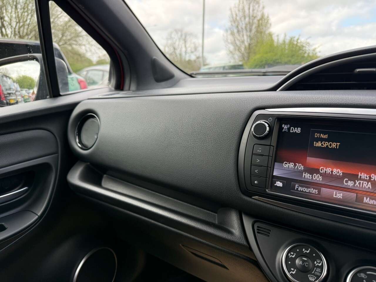 2016 TOYOTA YARIS 2016 TOYOTA YARIS