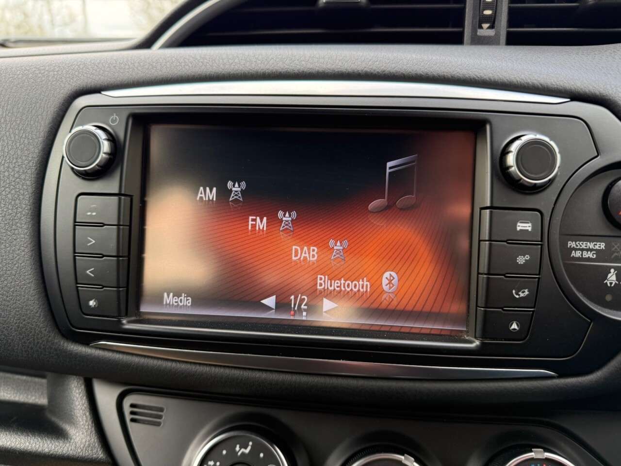 2016 TOYOTA YARIS 2016 TOYOTA YARIS