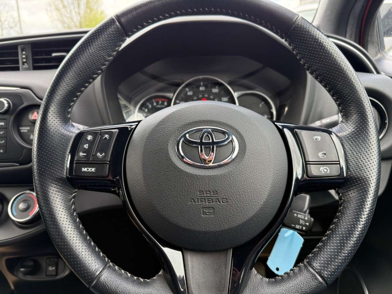 2016 TOYOTA YARIS 2016 TOYOTA YARIS