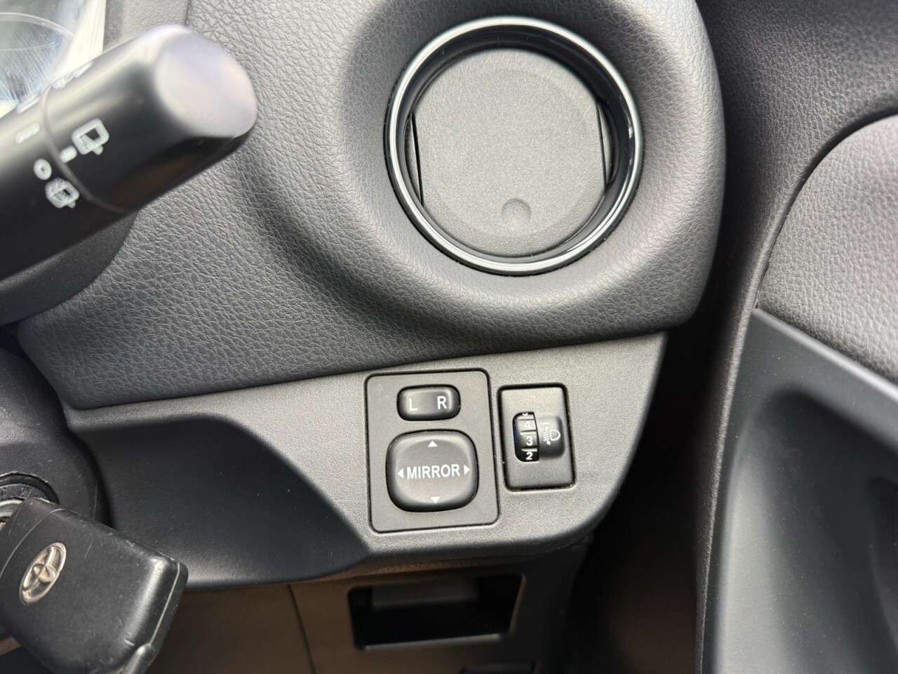 2016 TOYOTA YARIS 2016 TOYOTA YARIS
