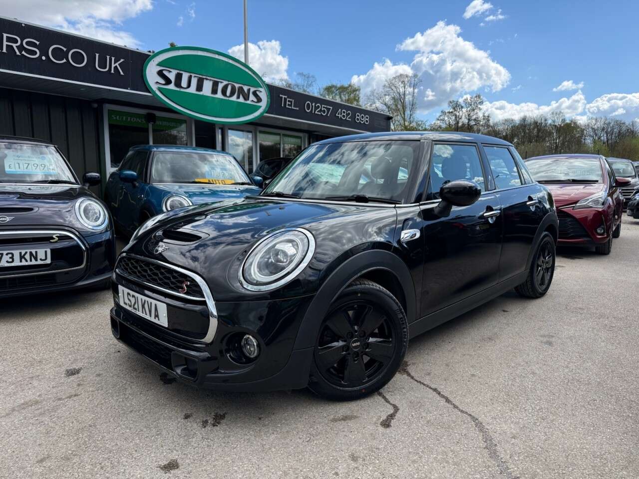 A 2021 MINI HATCH 2.0 Cooper S Classic Hatchback 5dr Petrol Steptronic Euro 6 (s/s) (192 ps) A 2021 MINI HATCH 2.0 Cooper S Classic Hatchback 5dr Petrol Steptronic Euro 6 (s/s) (192 ps)