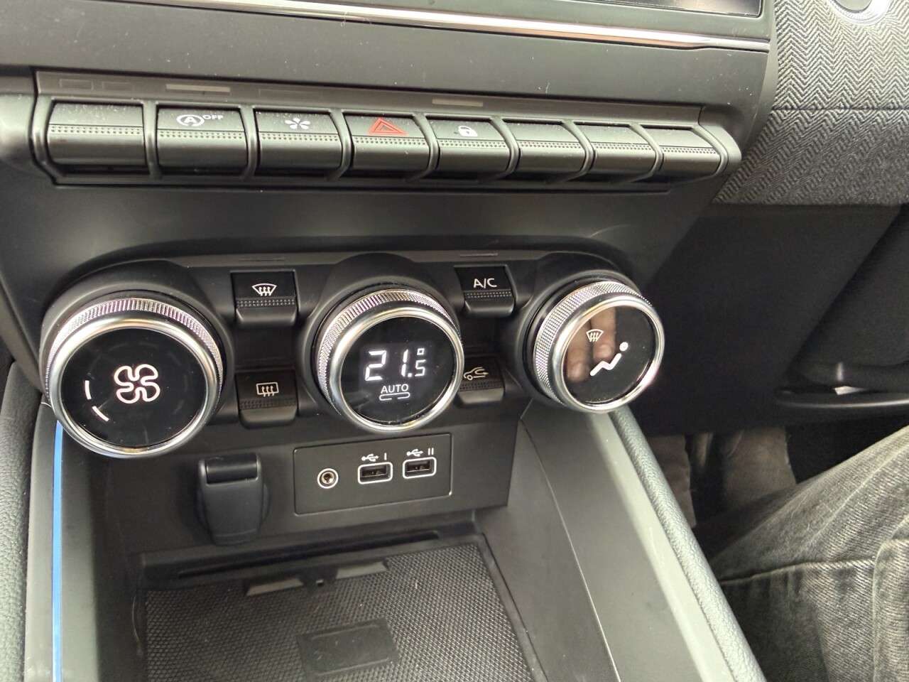 2025 RENAULT CLIO 2025 RENAULT CLIO