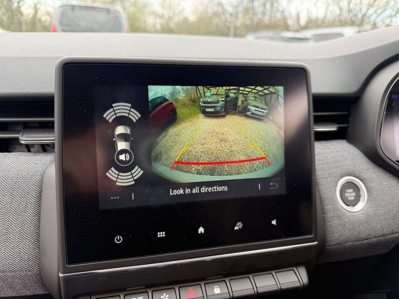 A 2025 RENAULT CLIO 1.0 TCe techno Hatchback 5dr Petrol Manual Euro 6 (s/s) (90 ps) APPLE CAR P A 2025 RENAULT CLIO 1.0 TCe techno Hatchback 5dr Petrol Manual Euro 6 (s/s) (90 ps) APPLE CAR P