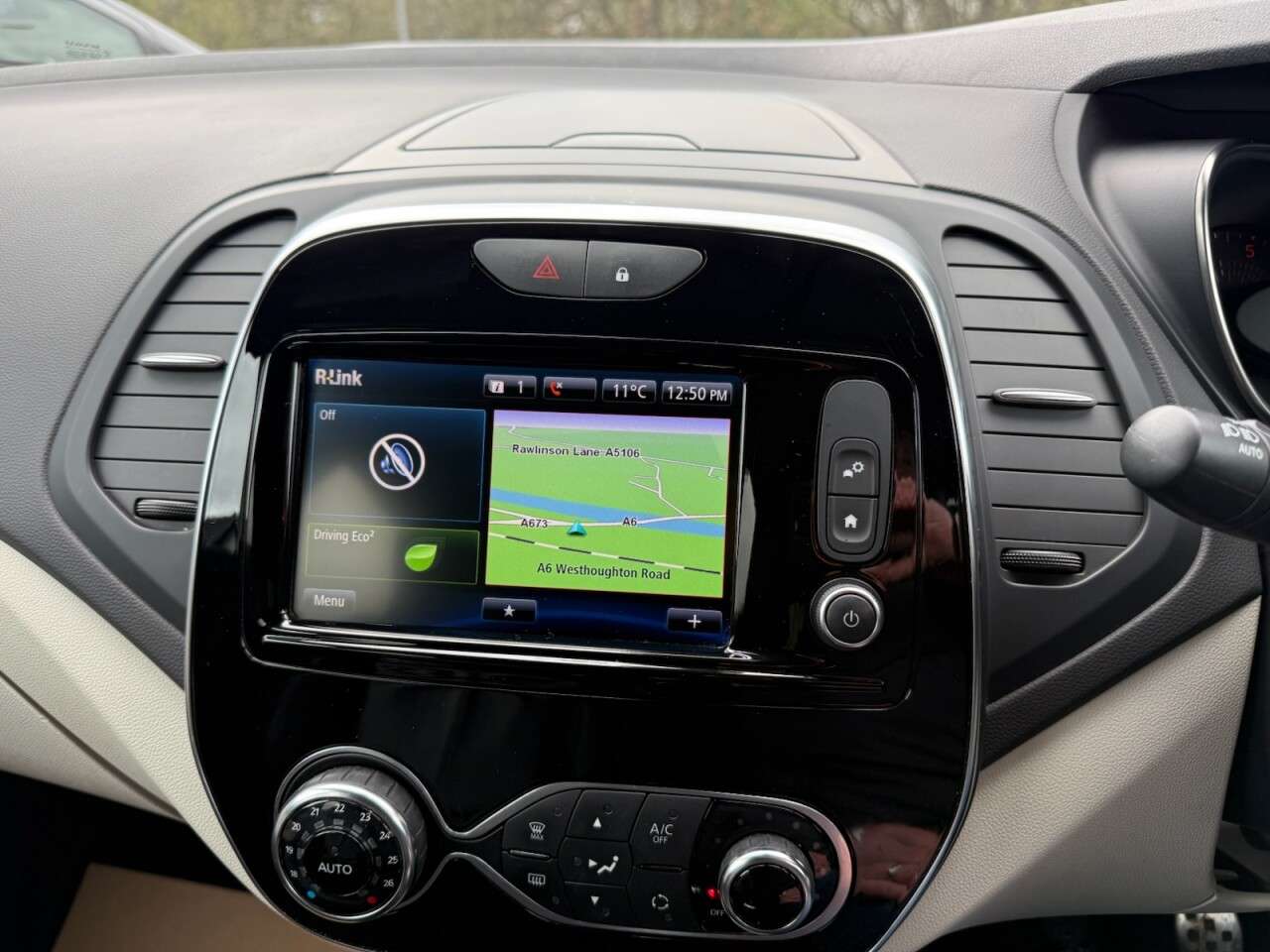 A 2018 RENAULT CAPTUR 1.5 dCi ENERGY Signature X Nav SUV 5dr Diesel Manual Euro 6 (s/s) (90 ps) S A 2018 RENAULT CAPTUR 1.5 dCi ENERGY Signature X Nav SUV 5dr Diesel Manual Euro 6 (s/s) (90 ps) S