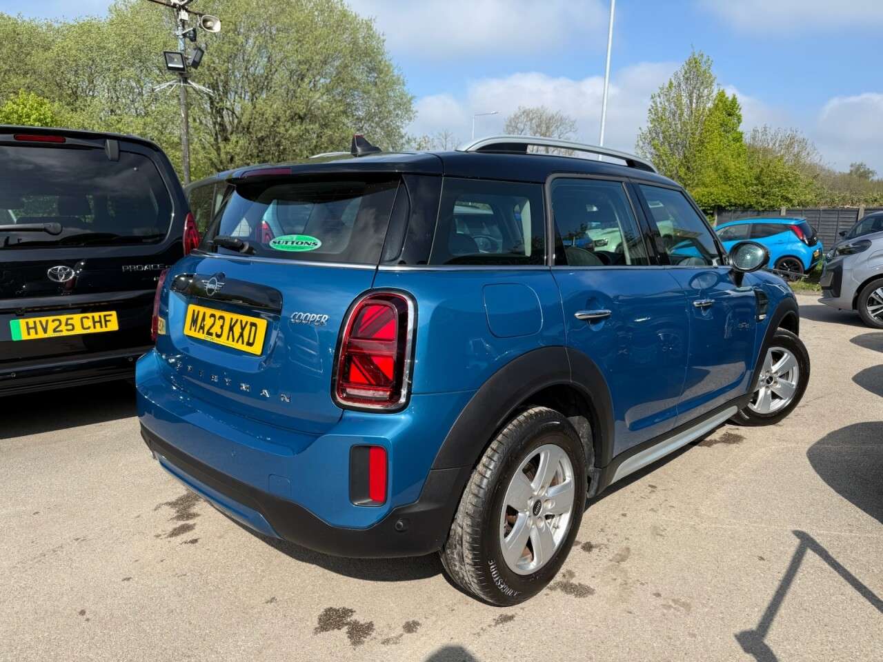 A 2023 MINI COUNTRYMAN 1.5 Cooper Classic SUV 5dr Petrol Steptronic Euro 6 (s/s) (136 ps) PREMIUM A 2023 MINI COUNTRYMAN 1.5 Cooper Classic SUV 5dr Petrol Steptronic Euro 6 (s/s) (136 ps) PREMIUM