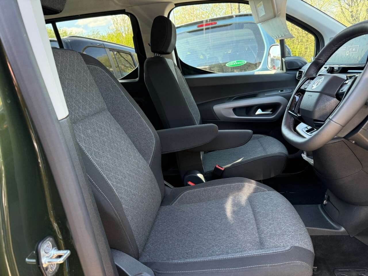 2025 VAUXHALL COMBO LIFE ELECTRIC 2025 VAUXHALL COMBO LIFE ELECTRIC