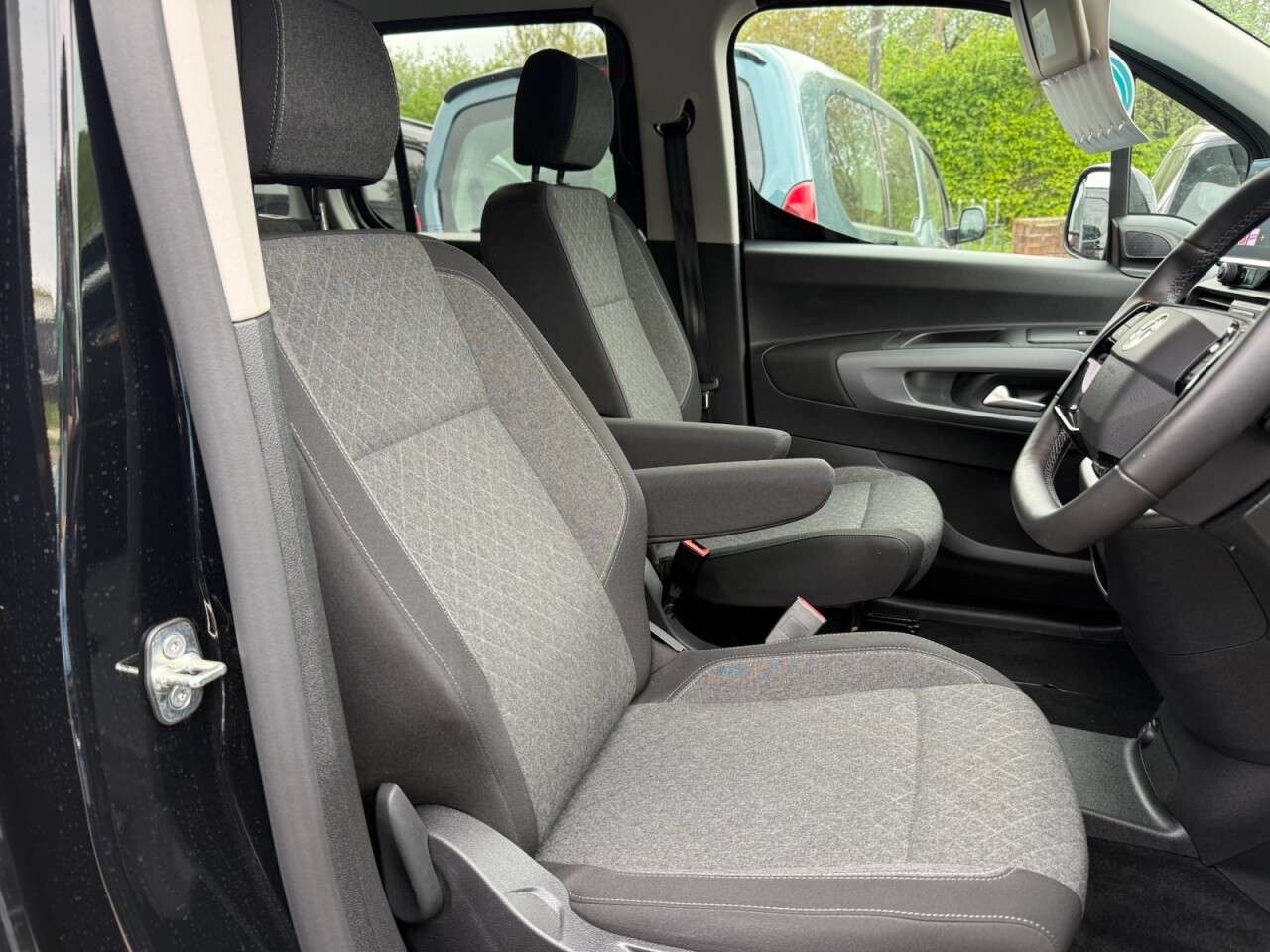 2025 VAUXHALL COMBO LIFE ELECTRIC 2025 VAUXHALL COMBO LIFE ELECTRIC