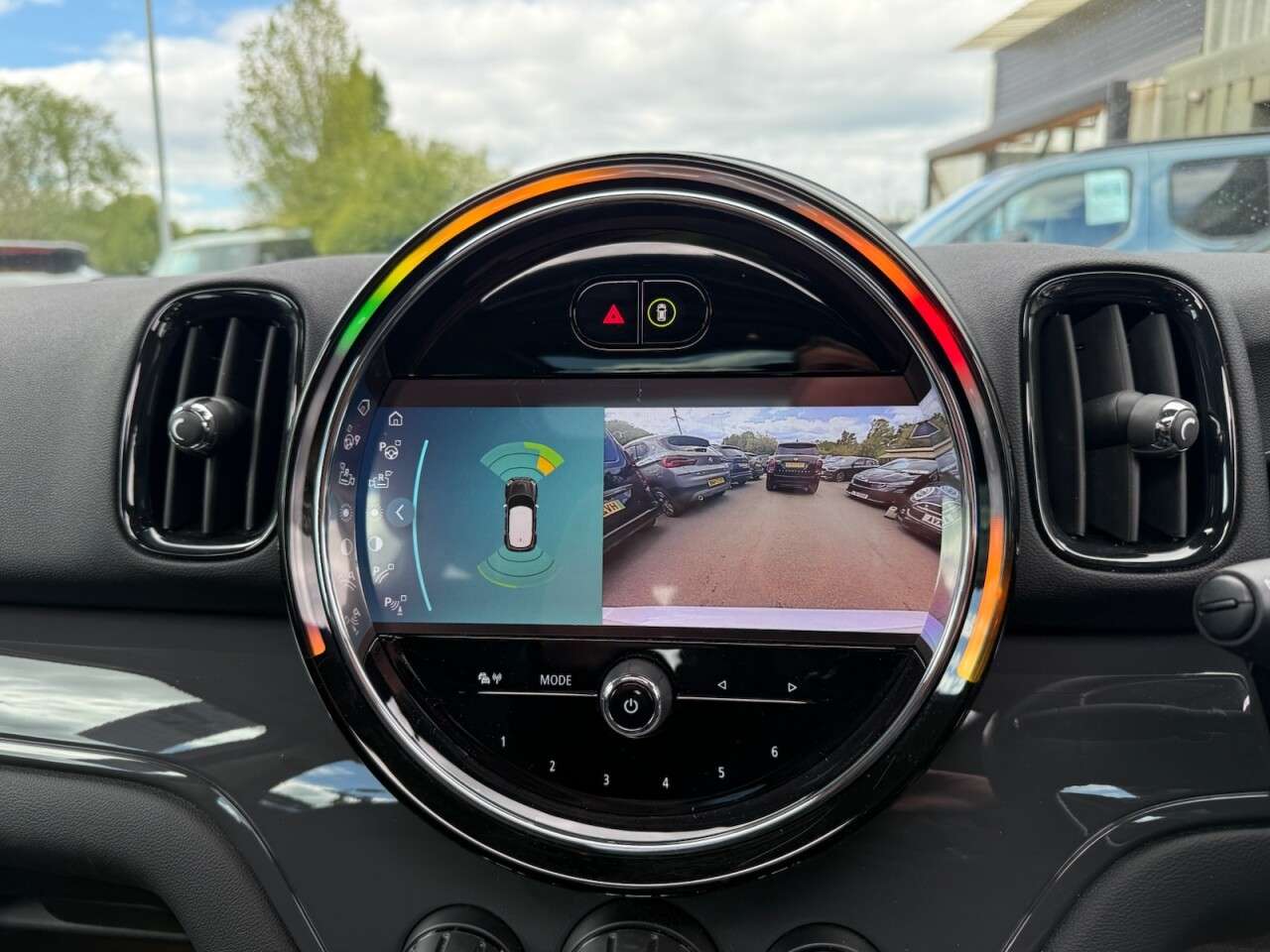 A 2023 MINI COUNTRYMAN 1.5 Cooper Classic SUV 5dr Petrol Steptronic Euro 6 (s/s) (136 ps) GLASS SU A 2023 MINI COUNTRYMAN 1.5 Cooper Classic SUV 5dr Petrol Steptronic Euro 6 (s/s) (136 ps) GLASS SU