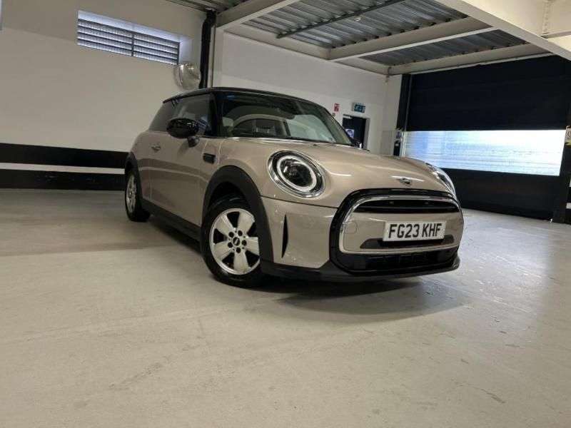 A 2023 MINI HATCH 1.5 Cooper Classic Hatchback 3dr Petrol Steptronic Euro 6 (s/s) (136 ps) ++ A 2023 MINI HATCH 1.5 Cooper Classic Hatchback 3dr Petrol Steptronic Euro 6 (s/s) (136 ps) ++