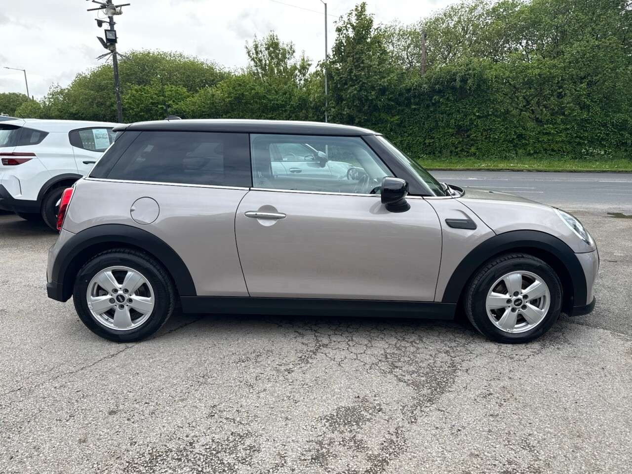 A 2023 MINI HATCH 1.5 Cooper Classic Hatchback 3dr Petrol Steptronic Euro 6 (s/s) (136 ps) PR A 2023 MINI HATCH 1.5 Cooper Classic Hatchback 3dr Petrol Steptronic Euro 6 (s/s) (136 ps) PR