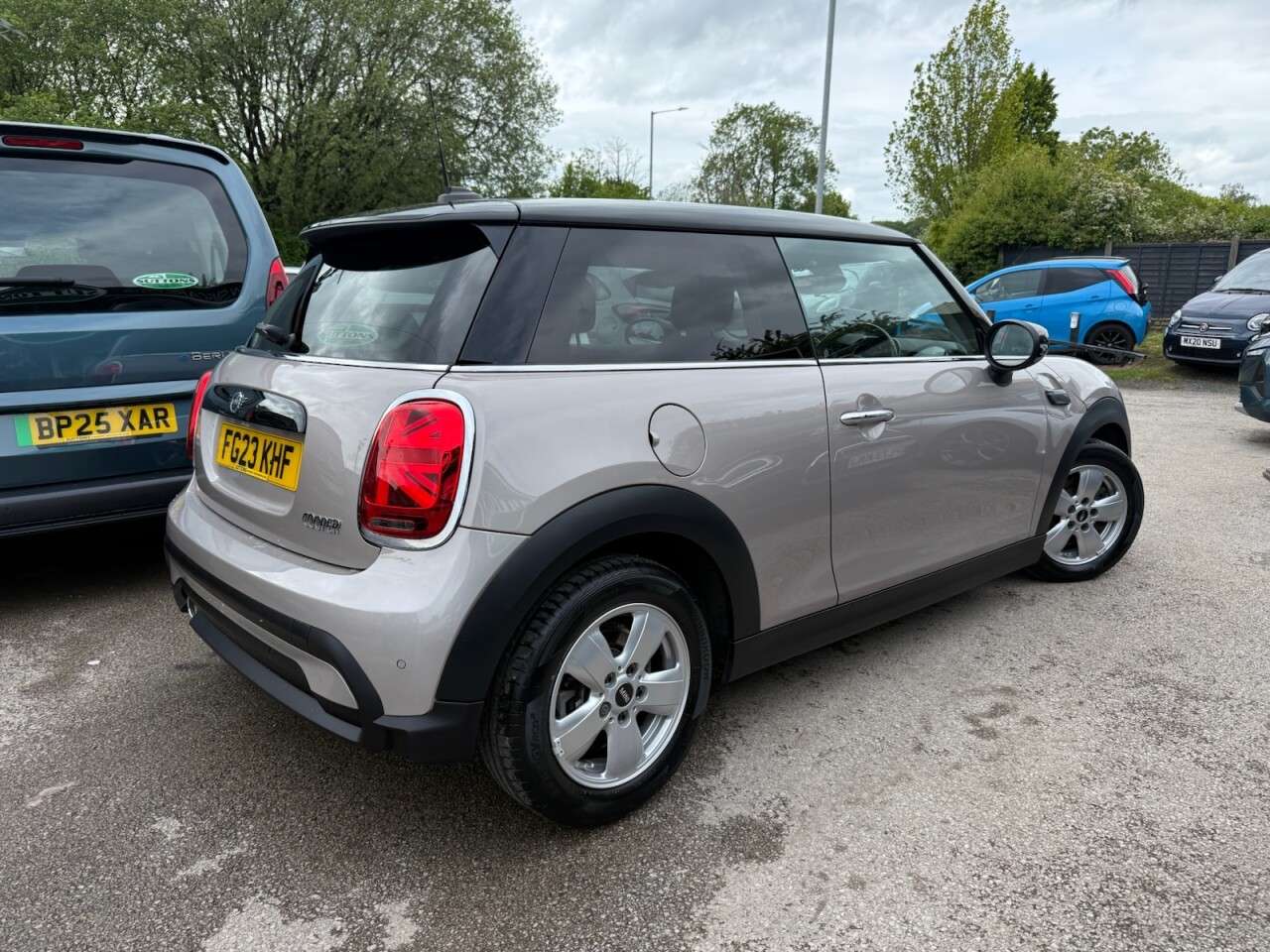 A 2023 MINI HATCH 1.5 Cooper Classic Hatchback 3dr Petrol Steptronic Euro 6 (s/s) (136 ps) PR A 2023 MINI HATCH 1.5 Cooper Classic Hatchback 3dr Petrol Steptronic Euro 6 (s/s) (136 ps) PR