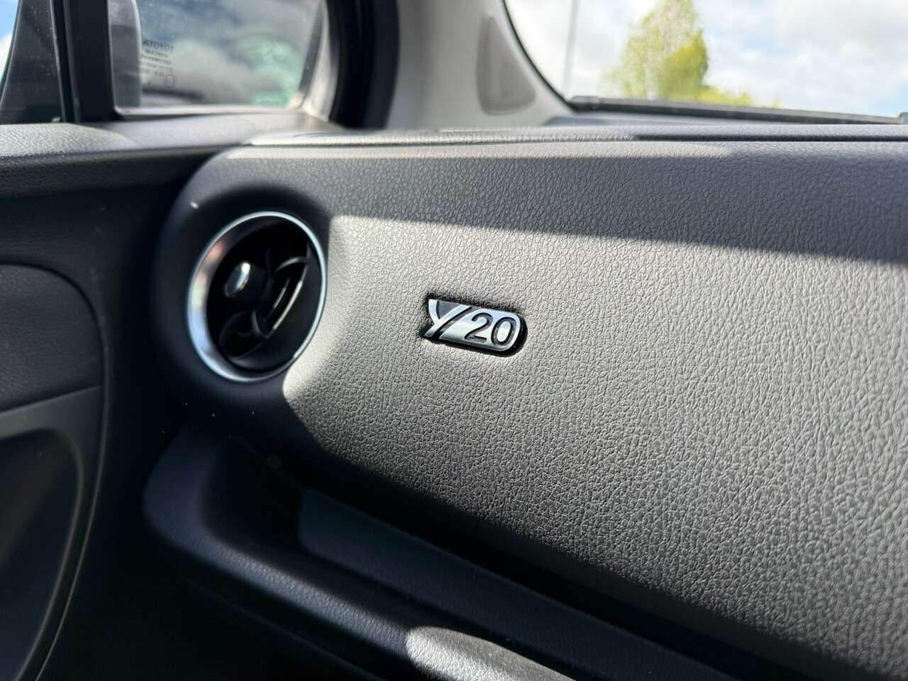 A 2020 TOYOTA YARIS 1.5 VVT-h Y20 Hatchback 5dr Petrol Hybrid E-CVT Euro 6 (s/s) (100 ps) Y20 S A 2020 TOYOTA YARIS 1.5 VVT-h Y20 Hatchback 5dr Petrol Hybrid E-CVT Euro 6 (s/s) (100 ps) Y20 S