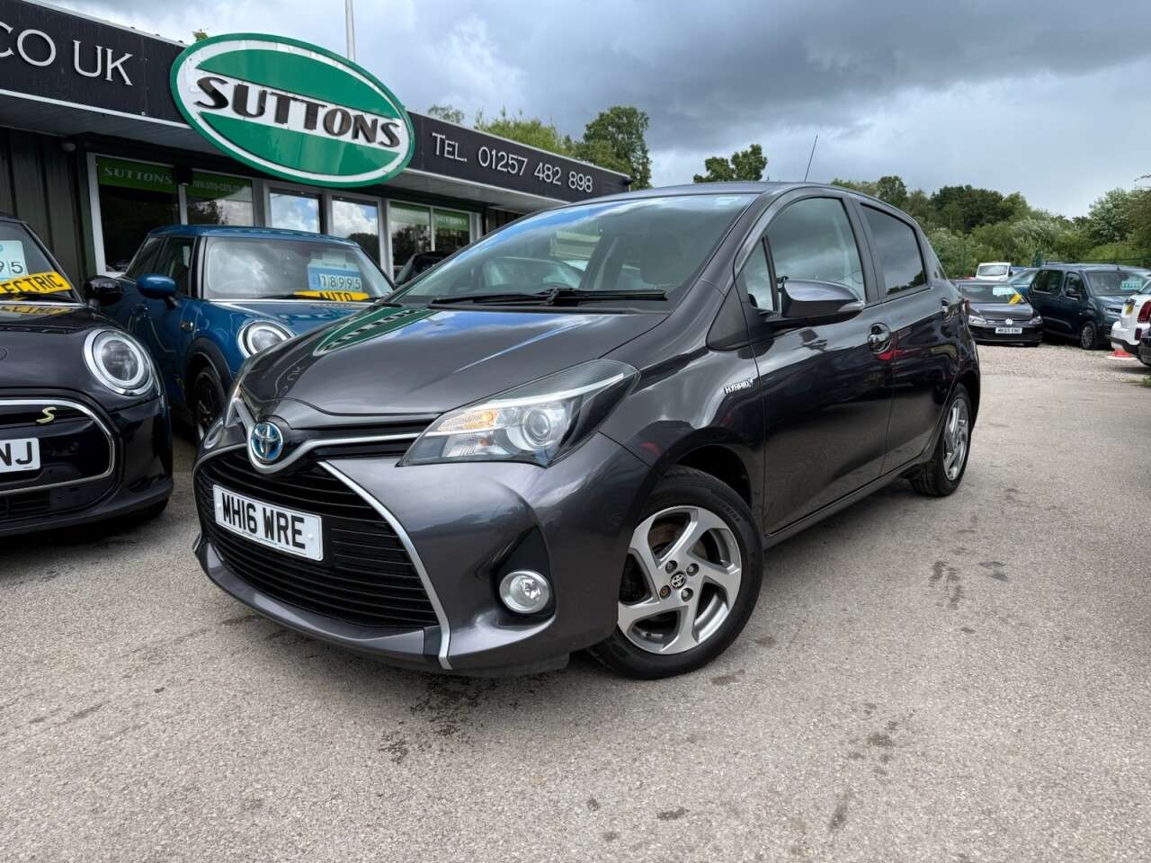 A 2016 TOYOTA YARIS 1.5 VVT-h Icon Hatchback 5dr Petrol Hybrid E-CVT Euro 6 (101 ps) 1 FORMER K A 2016 TOYOTA YARIS 1.5 VVT-h Icon Hatchback 5dr Petrol Hybrid E-CVT Euro 6 (101 ps) 1 FORMER K