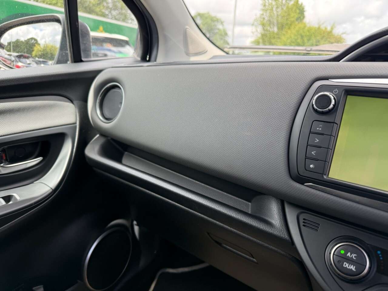 2016 TOYOTA YARIS 2016 TOYOTA YARIS