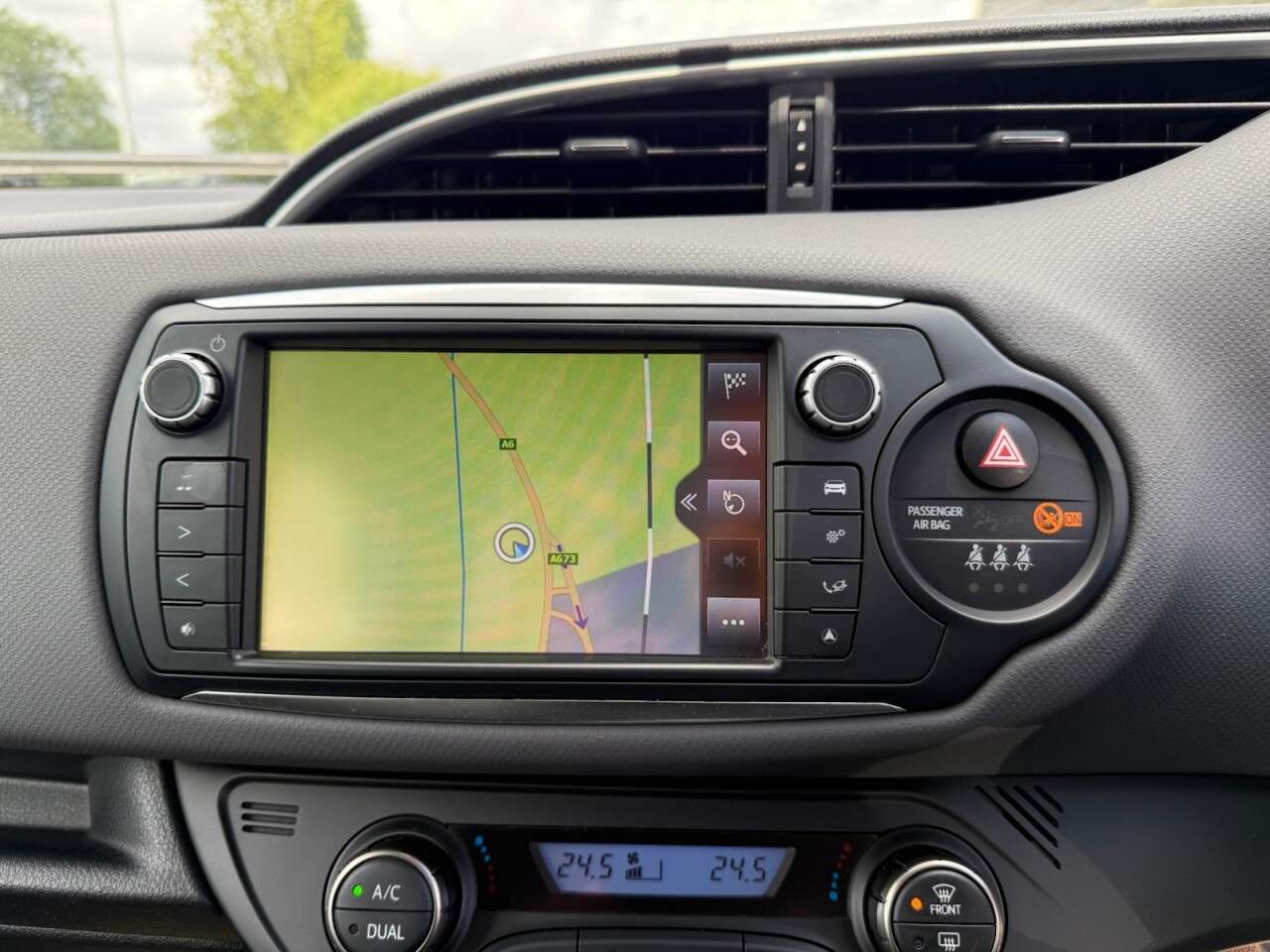 A 2016 TOYOTA YARIS 1.5 VVT-h Icon Hatchback 5dr Petrol Hybrid E-CVT Euro 6 (101 ps) 1 FORMER K A 2016 TOYOTA YARIS 1.5 VVT-h Icon Hatchback 5dr Petrol Hybrid E-CVT Euro 6 (101 ps) 1 FORMER K