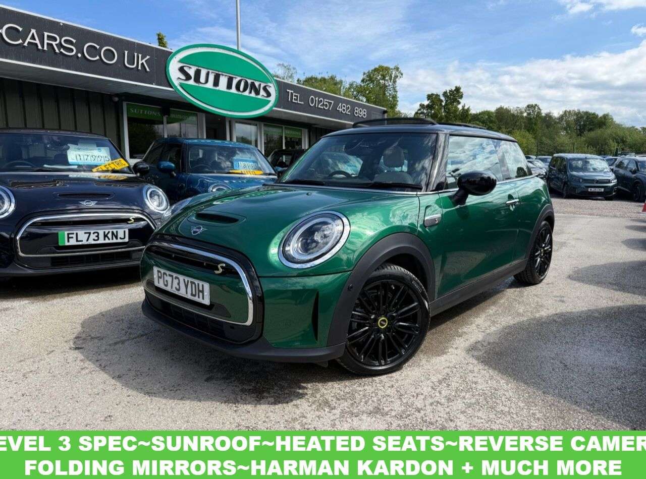 A 2023 MINI ELECTRIC HATCH Cooper SE 32.6kWh Level 3 Hatchback 3dr Electric Auto (184 ps) GLASS SUNROO A 2023 MINI ELECTRIC HATCH Cooper SE 32.6kWh Level 3 Hatchback 3dr Electric Auto (184 ps) GLASS SUNROO